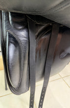 Load image into Gallery viewer, 17” Wide Farrington Kentucky Dressage Saddle - Black