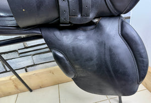18” Medium Oakland House Saddlery Jump Saddle - Black