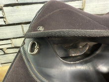 Load image into Gallery viewer, 16” XW Thorowgood Maxam Cob GP Saddle - Black