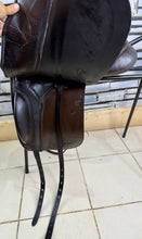 Load image into Gallery viewer, 17 1/2” MW Farrington Kentucky Dressage Saddle - Brown