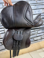 Load image into Gallery viewer, 17-17 1/2” MW Paul Jones Jump Saddle - Brown