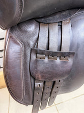 Load image into Gallery viewer, 17 1/2” Wide Ideal VSD/WH English Saddle - Brown - Working Hunter Cob - Part Suede