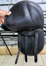Load image into Gallery viewer, 14” XW Thorowgood Pony Club GP Saddle - Black