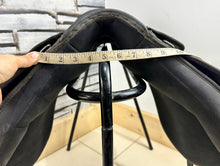 Load image into Gallery viewer, 17” Wide Thorowgood Maxam GP Saddle - Black