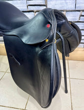 Load image into Gallery viewer, 17 1/2” Medium Jeffries Falcon Event GP Saddle - Black