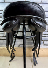 Load image into Gallery viewer, 17 1/2” Medium Ideal Jessica Dressage Saddle - Black