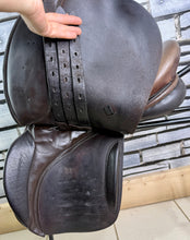 Load image into Gallery viewer, 16 1/2” Wide Silhouette GP Saddle - Brown