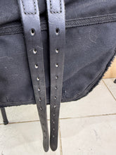Load image into Gallery viewer, 17” Wide Free &amp; Easy Endurance/Floating Panel Saddle - Black