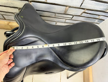 Load image into Gallery viewer, 17 1/2” Wide-XW Ideal Suzannah Dressage Saddle - Black - Excellent Condition - Big Blocks