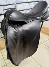 Load image into Gallery viewer, 16 1/2” MW/Wide Jeffries Falcon English Event GP Saddle - Black