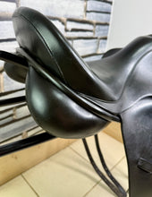 Load image into Gallery viewer, 18” MW Ideal Suzannah Dressage Saddle - Black