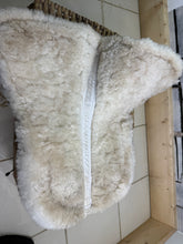 Load image into Gallery viewer, S/H Lemieux Pro Lambskin Wool Half Pad - White - Small