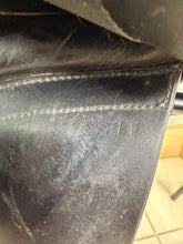 Load image into Gallery viewer, 17 1/2” MW Ideal/Crown Toshina Dressage Saddle - Black