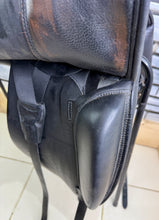 Load image into Gallery viewer, 16 1/2” MW Farrington Centreline Dressage Saddle - Black