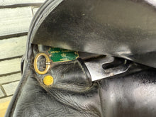 Load image into Gallery viewer, 17 1/2” MW Ideal/Crown Toshina Dressage Saddle - Black