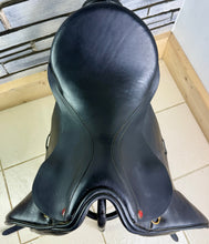 Load image into Gallery viewer, 18” MW Albion Legend K2 Dressage Saddle - Black