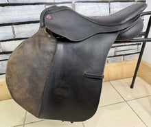 Load image into Gallery viewer, 17 1/2” Medium Albion Legend Jump Saddle - Brown