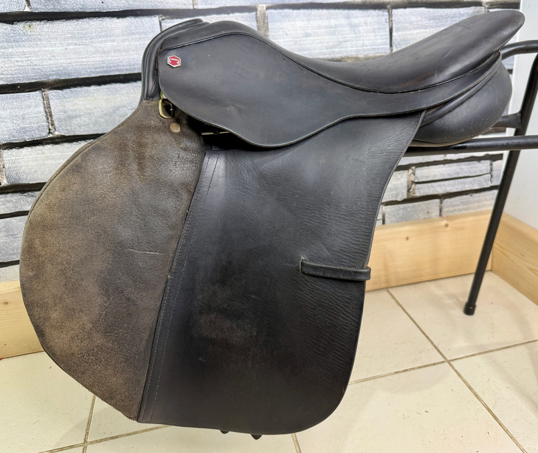 17 1/2” Medium Albion Legend Jump Saddle - Brown