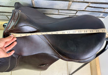 Load image into Gallery viewer, 17 1/2” 30/MW Stubben Roxanne GP/Jump Saddle -Brown- Diamonte &amp; Patent Trim 2025