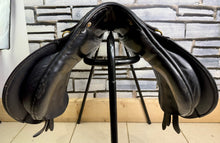 Load image into Gallery viewer, 15 1/2” MW Morris &amp; Nolan English Pony GP Saddle - Black