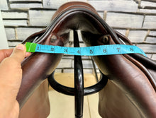 Load image into Gallery viewer, 17” Medium Prestige Arezzo Jump Saddle - Brown
