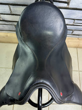 Load image into Gallery viewer, 17” Medium Albion Style Dressage Saddle - Black