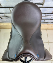 Load image into Gallery viewer, 17 1/2” MW Patrick Wilkinson VSD/WH Saddle - Brown