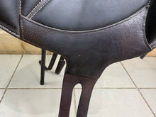 Load image into Gallery viewer, 17” MW Voltaire Lexington Monoflap Jump Saddle -2021- Brown