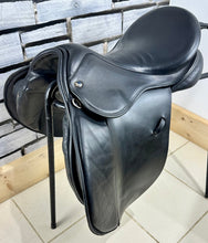 Load image into Gallery viewer, 17 1/2” XW Silhouette Cob WH/VSD/GP Saddle - Black