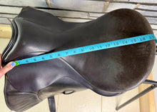 Load image into Gallery viewer, 17” MW Ideal Jessica Dressage Saddle - Black