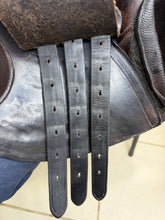 Load image into Gallery viewer, 17 1/2” MW Albion Kontrol Jump Saddle - Brown - Double Flap - Big Blocks