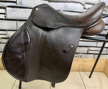 Load image into Gallery viewer, 17” XW Hamilton Balance GP Saddle - Brown - 4X Wide - Cob Hoop Tree