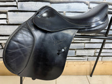 Load image into Gallery viewer, 16” Medium (33) Prestige John Whitaker Junior Pony Jumping Saddle - Black