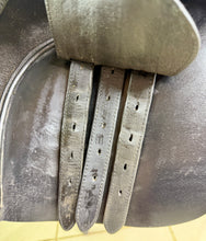 Load image into Gallery viewer, 17 1/2” Medium/Changeable Gullet Bates Caprilli GP Saddle - Black