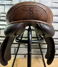 Load image into Gallery viewer, 16 1/2” Wide Silhouette GP Saddle - Brown