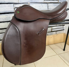 Load image into Gallery viewer, 17 1/2” MW Ideal VSD Saddle - Brown
