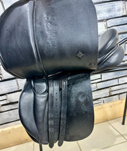 Load image into Gallery viewer, 17 1/2” XW Silhouette Cob WH/VSD/GP Saddle - Black