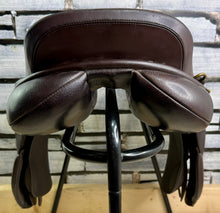 Load image into Gallery viewer, 17” MW Jeffries Falcon One GP/Jump/Event Saddle - Brown - Square Cantle