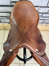 Load image into Gallery viewer, 16 1/2” MW Stride Free Double Flap Jump Saddle - Tan