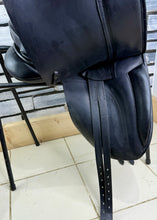 Load image into Gallery viewer, 16 1/2” XW Kes English Dressage Saddle - Black