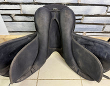 Load image into Gallery viewer, 16” XW Thorowgood Maxam Cob GP Saddle - Black