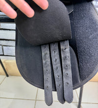 Load image into Gallery viewer, 16” Wide/Changeable Gullet Thorowgood Maxam Pony GP Saddle - Black