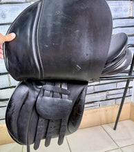 Load image into Gallery viewer, 17” Narrow Farrington Event GP Saddle - Black