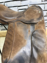 Load image into Gallery viewer, 18” MW Fylde Marjory Suede Show/Working Hunter Saddle -Brown- Suede Top