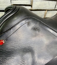 Load image into Gallery viewer, 17 1/2” MW Albion K2 GP Saddle - Black -Big Blocks- Mega Comfy