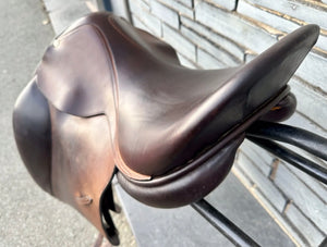 17” Wide Butet Monoflap Close Contact Dressage Saddle