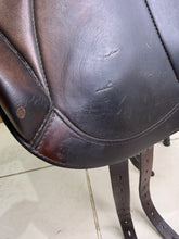 Load image into Gallery viewer, 17” +1.5 (MW) Amerigo Vega Monoflap Jump Saddle - Brown