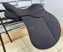 Load image into Gallery viewer, 16 1/2” MW Synthetic Lightwieght GP Saddle - Black
