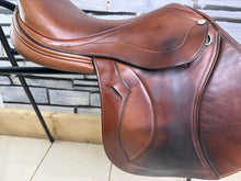 Load image into Gallery viewer, 16 1/2” MW Stride Free Double Flap Jump Saddle - Tan