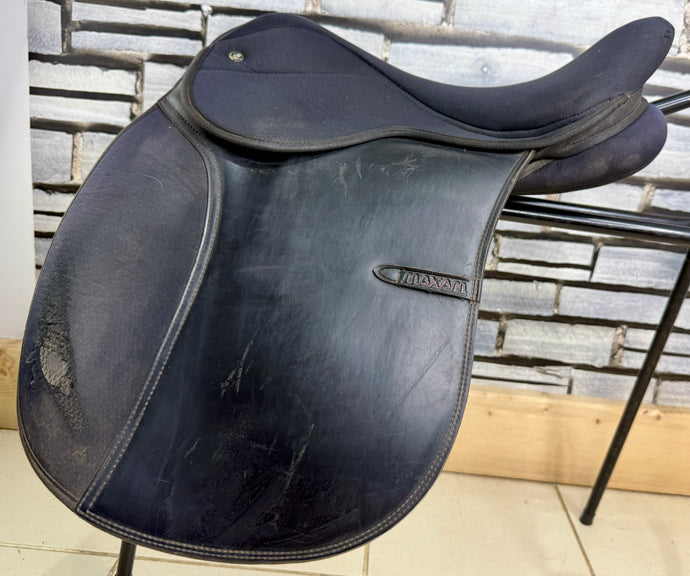 16 1/2” Wide Thorowgood Maxam Cob GP Saddle - Black